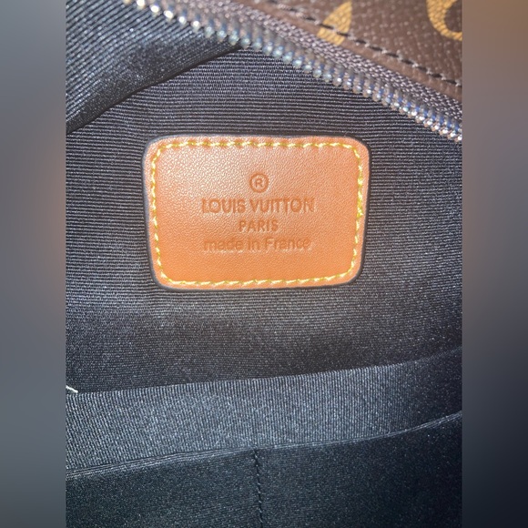 LV Backpack - Picture 2 of 10